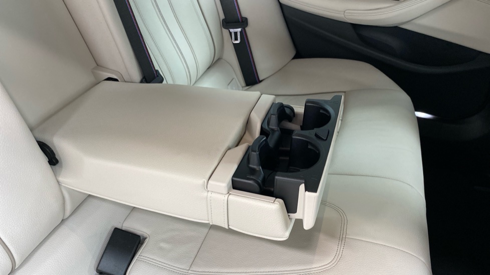 BMW 5 Series 530d xDrive MHT M Sport 5dr Auto Diesel Estate - Image 48