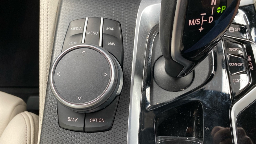BMW 5 Series 530d xDrive MHT M Sport 5dr Auto Diesel Estate - Image 69