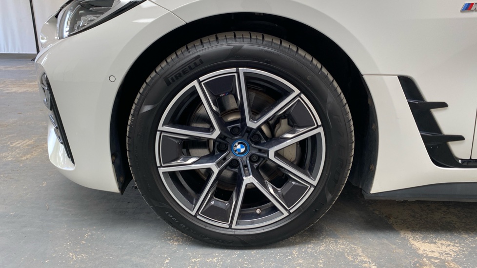 BMW i4 250kW eDrive40 M Sport 83.9kWh 5dr Auto Electric Hatchback - Image 32