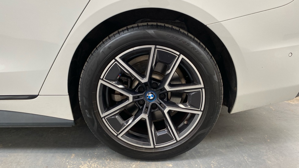 BMW i4 250kW eDrive40 M Sport 83.9kWh 5dr Auto Electric Hatchback - Image 33