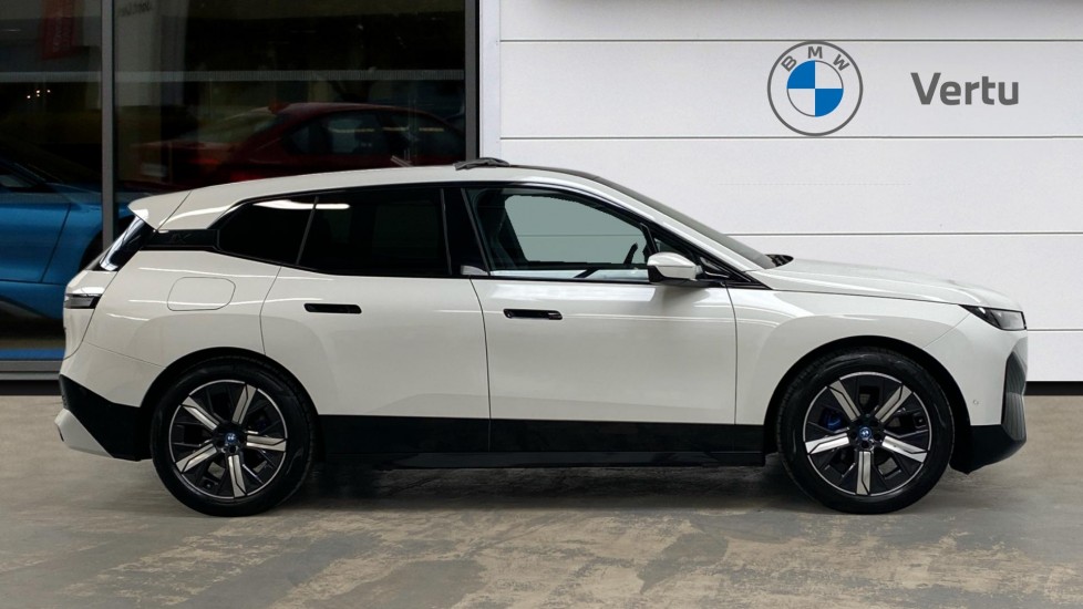 BMW iX 240kW xDrive40 M Sport Edition 76.6kWh 5dr Auto Electric Estate - Image 3