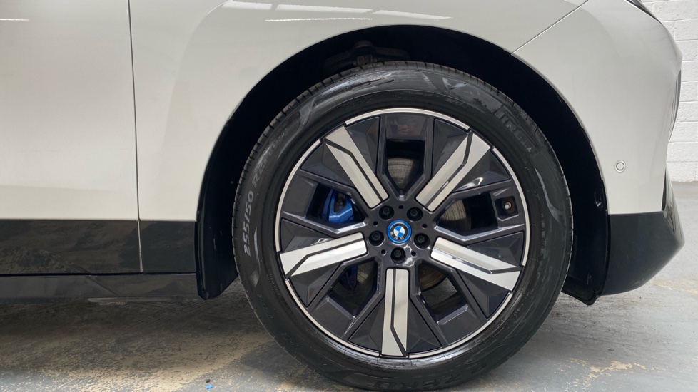 BMW iX 240kW xDrive40 M Sport Edition 76.6kWh 5dr Auto Electric Estate - Image 14