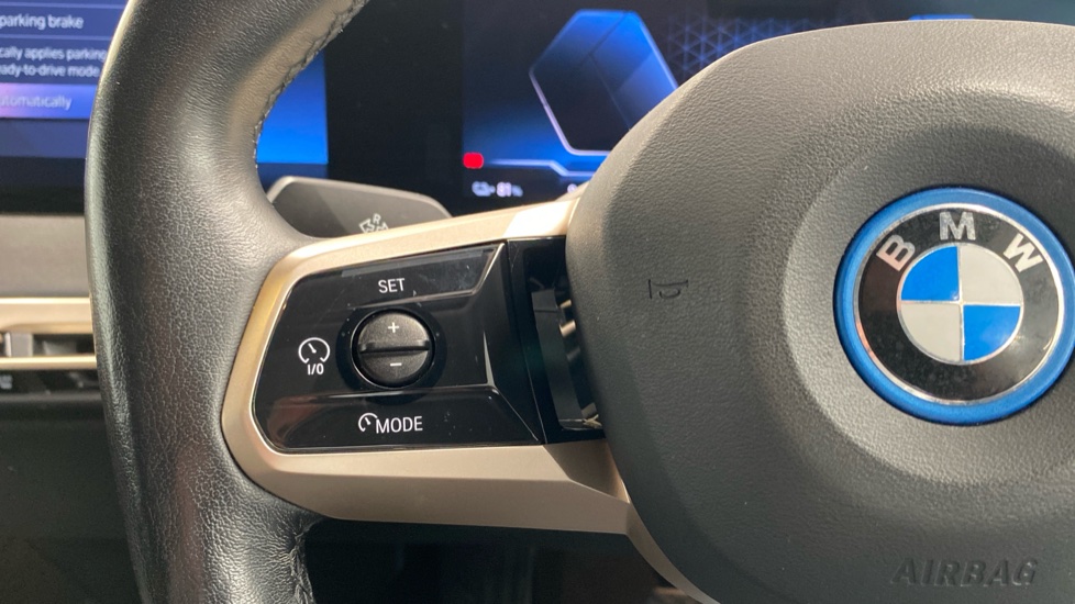 BMW iX 240kW xDrive40 M Sport Edition 76.6kWh 5dr Auto Electric Estate - Image 17