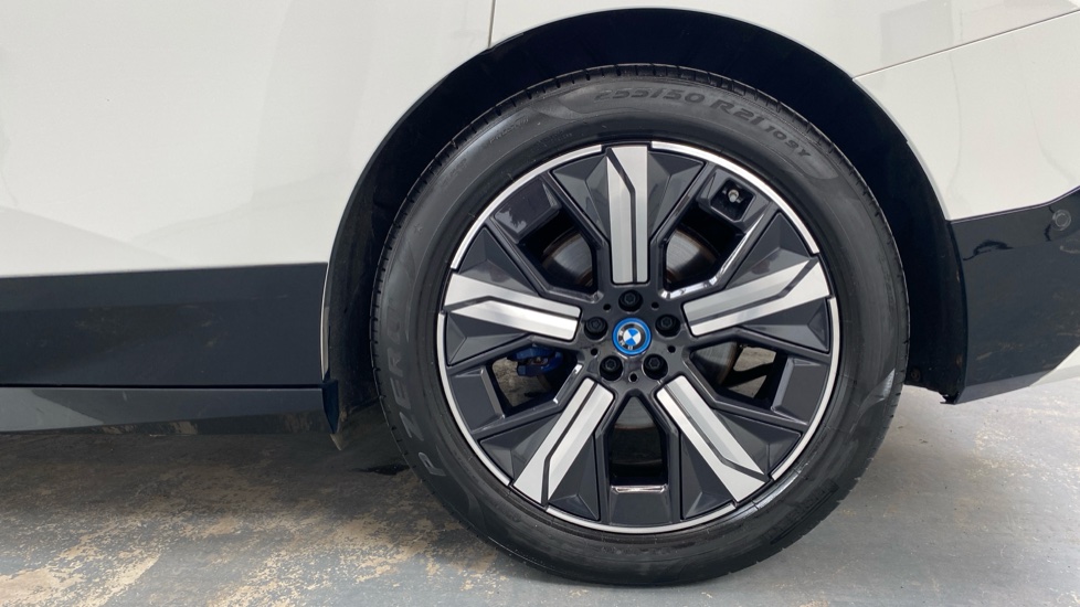BMW iX 240kW xDrive40 M Sport Edition 76.6kWh 5dr Auto Electric Estate - Image 72