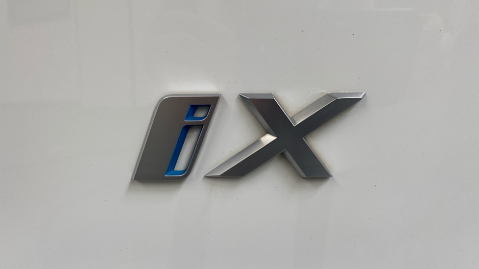 BMW iX 240kW xDrive40 M Sport Edition 76.6kWh 5dr Auto Electric Estate - Image 82
