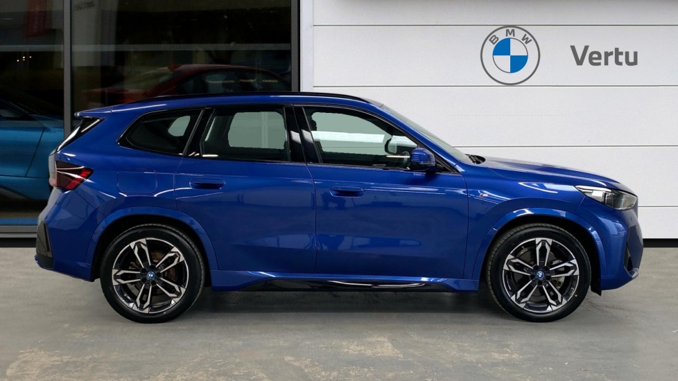BMW iX1 230kW xDrive30 M Sport 65kWh 5dr Auto Electric Estate - Image 3