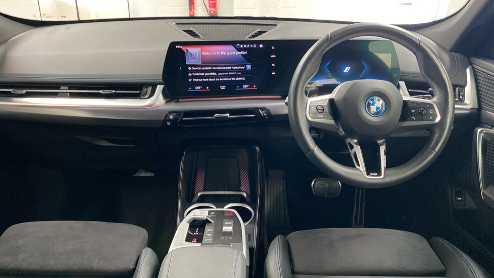 BMW iX1 230kW xDrive30 M Sport 65kWh 5dr Auto Electric Estate - Image 4