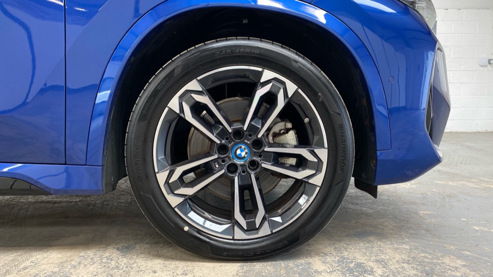 BMW iX1 230kW xDrive30 M Sport 65kWh 5dr Auto Electric Estate - Image 14
