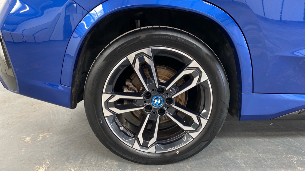 BMW iX1 230kW xDrive30 M Sport 65kWh 5dr Auto Electric Estate - Image 30