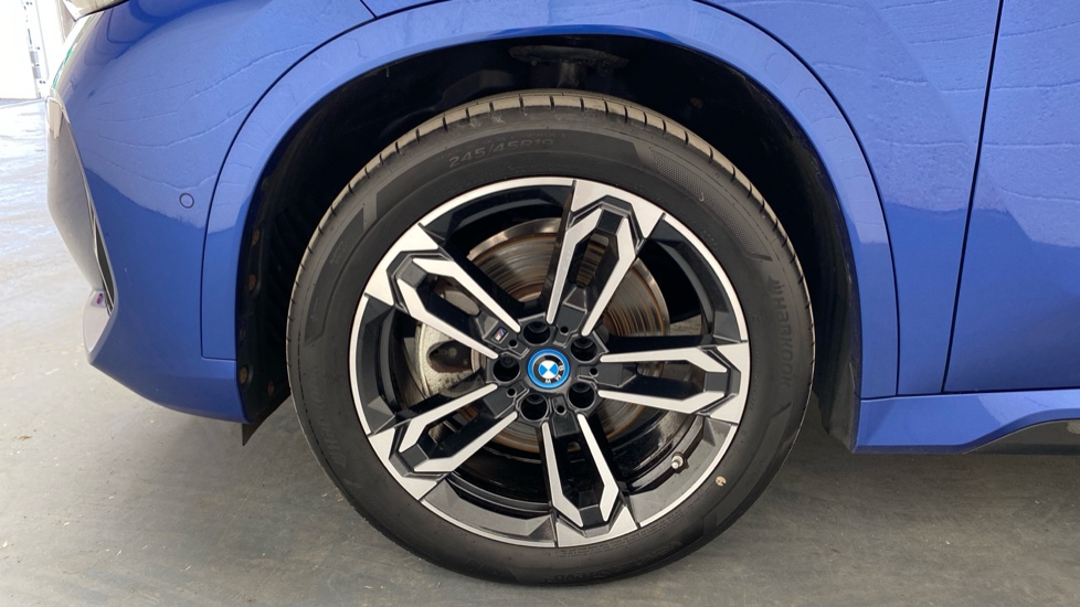 BMW iX1 230kW xDrive30 M Sport 65kWh 5dr Auto Electric Estate - Image 35