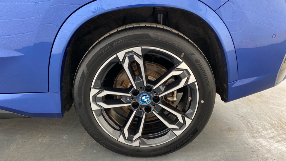 BMW iX1 230kW xDrive30 M Sport 65kWh 5dr Auto Electric Estate - Image 36