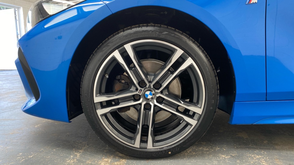 BMW 1 Series 118i M Sport 5dr Petrol Hatchback - Image 27
