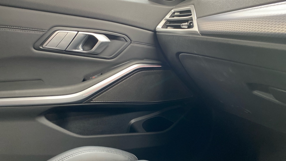 BMW M3 xDrive Competition M 5dr Step Auto Petrol Estate - Image 53