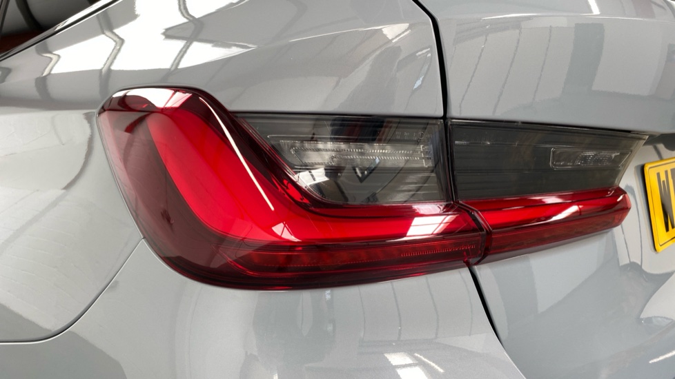 BMW 3 Series 320i M Sport 5dr Step Auto [Pro Pack] Petrol Estate - Image 22