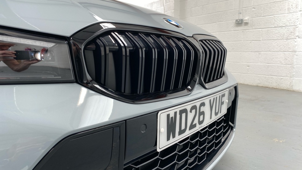BMW 3 Series 320i M Sport 5dr Step Auto [Pro Pack] Petrol Estate - Image 27