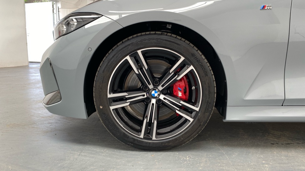 BMW 3 Series 320i M Sport 5dr Step Auto [Pro Pack] Petrol Estate - Image 30