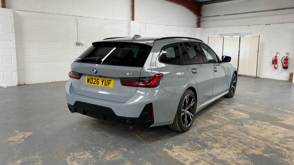 BMW 3 Series 320i M Sport 5dr Step Auto [Pro Pack] Petrol Estate - Image 32