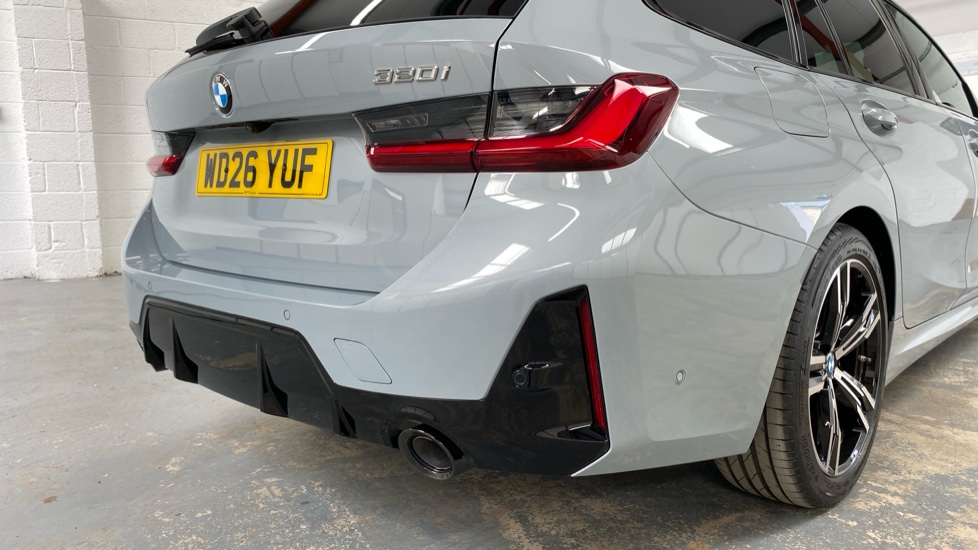 BMW 3 Series 320i M Sport 5dr Step Auto [Pro Pack] Petrol Estate - Image 35