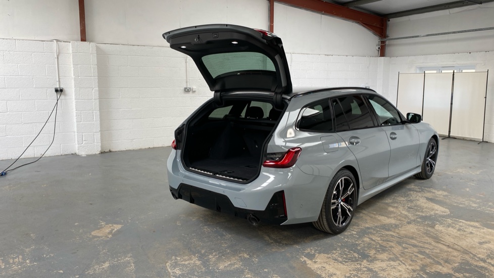 BMW 3 Series 320i M Sport 5dr Step Auto [Pro Pack] Petrol Estate - Image 45