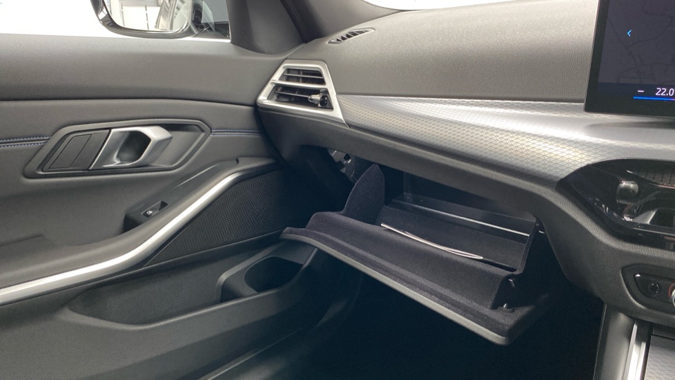 BMW 3 Series 320i M Sport 5dr Step Auto [Pro Pack] Petrol Estate - Image 60