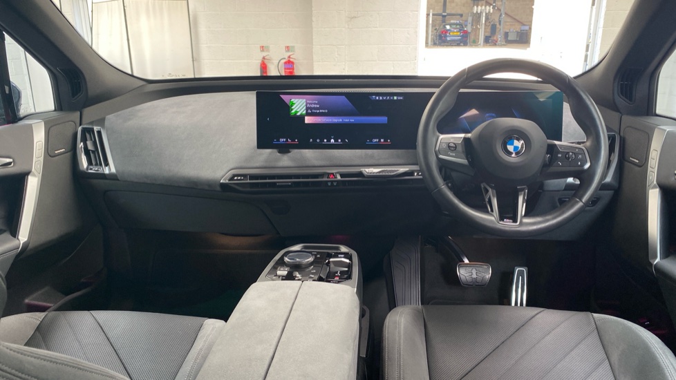 BMW iX 300kW xDrive45 M Sport 101kWh 5dr Auto [Tech] Electric Estate - Image 4