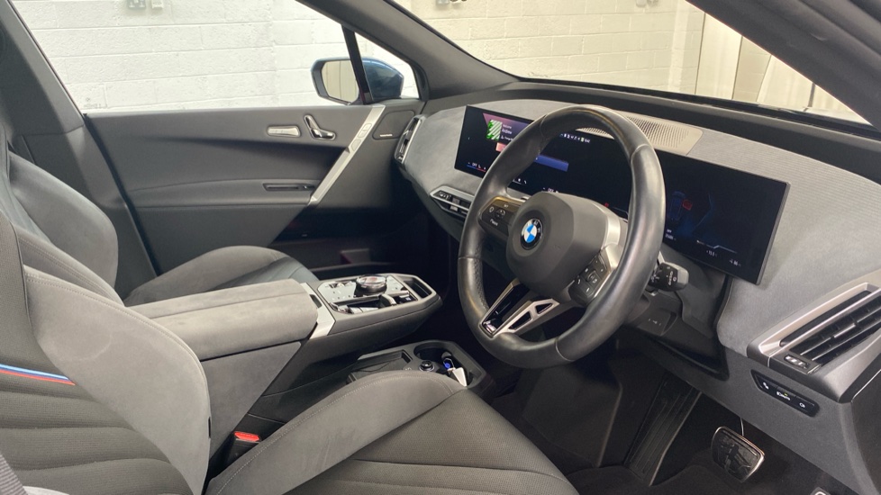 BMW iX 300kW xDrive45 M Sport 101kWh 5dr Auto [Tech] Electric Estate - Image 6