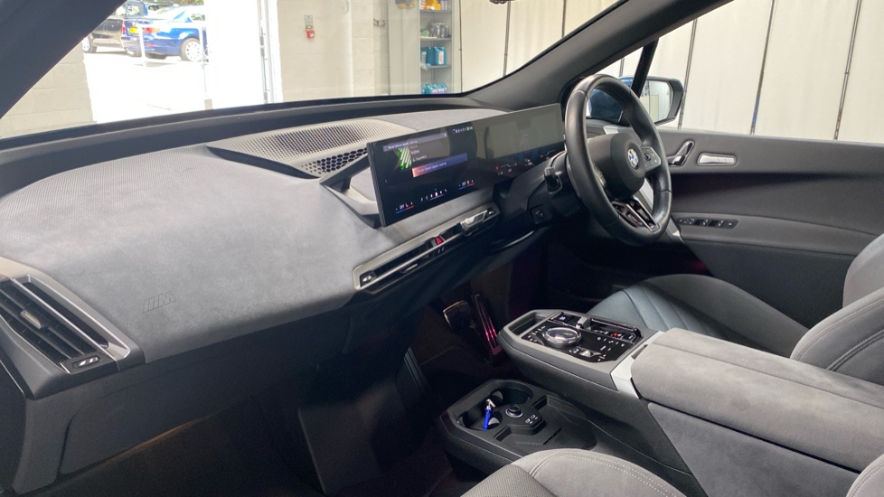 BMW iX 300kW xDrive45 M Sport 101kWh 5dr Auto [Tech] Electric Estate - Image 7