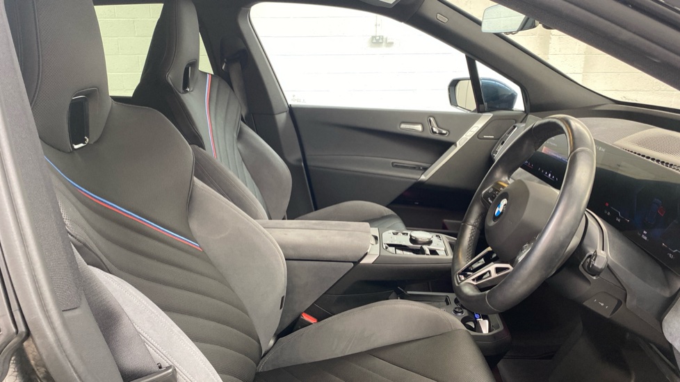 BMW iX 300kW xDrive45 M Sport 101kWh 5dr Auto [Tech] Electric Estate - Image 11