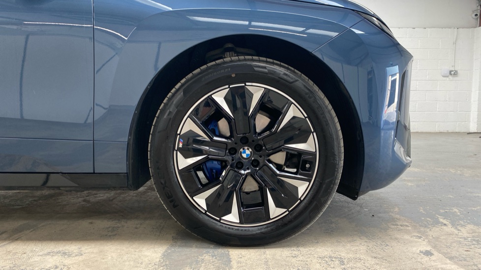 BMW iX 300kW xDrive45 M Sport 101kWh 5dr Auto [Tech] Electric Estate - Image 14
