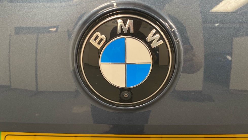 BMW iX 300kW xDrive45 M Sport 101kWh 5dr Auto [Tech] Electric Estate - Image 25