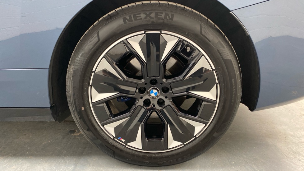 BMW iX 300kW xDrive45 M Sport 101kWh 5dr Auto [Tech] Electric Estate - Image 46