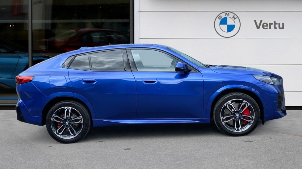 BMW iX2 150kW eDrive20 M Sport 65kWh 5dr Auto Electric Hatchback - Image 3