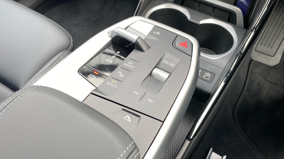BMW iX2 150kW eDrive20 M Sport 65kWh 5dr Auto Electric Hatchback - Image 10
