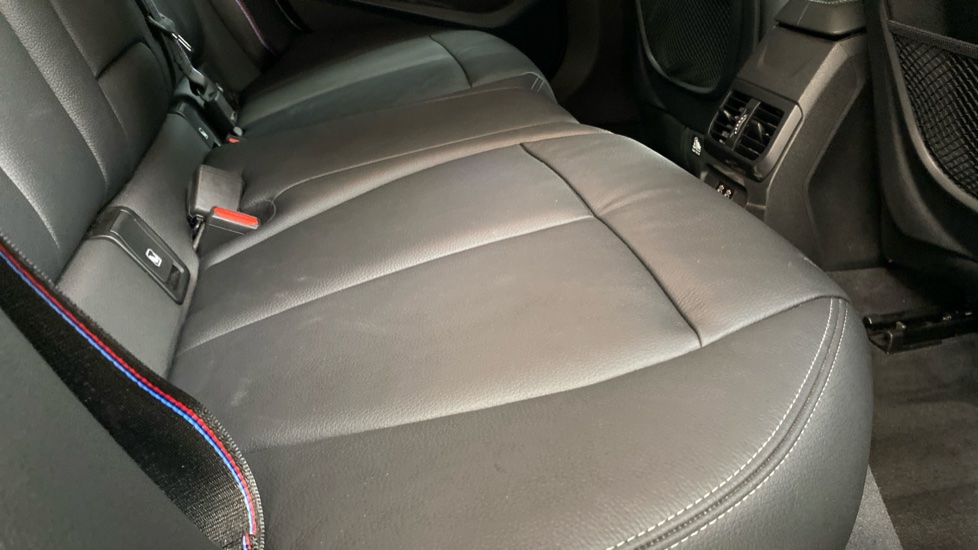 BMW 2 Series 218i [136] M Sport 4dr DCT Petrol Saloon - Image 32