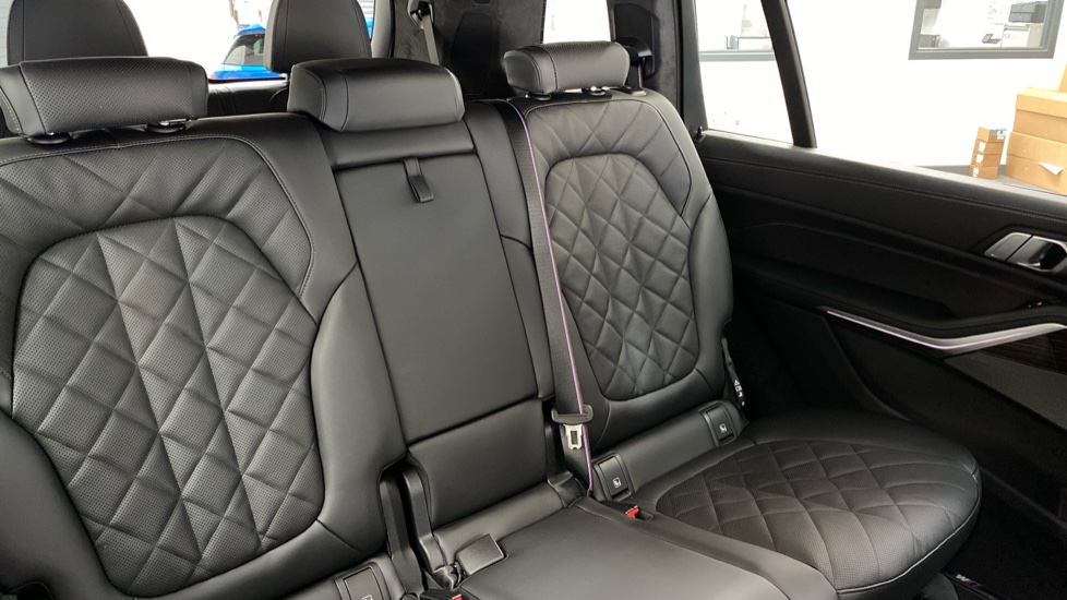 BMW X7 xDrive40d MHT M Sport 5dr Step Auto Diesel Estate - Image 12
