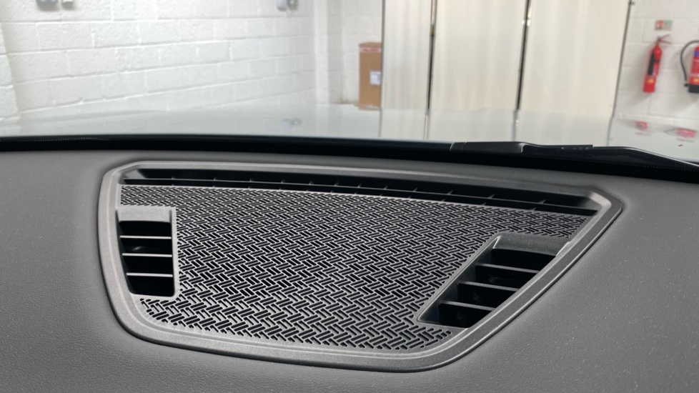 BMW iX2 150kW eDrive20 M Sport 65kWh 5dr Auto [Tech/Pro] Electric Hatchback - Image 59