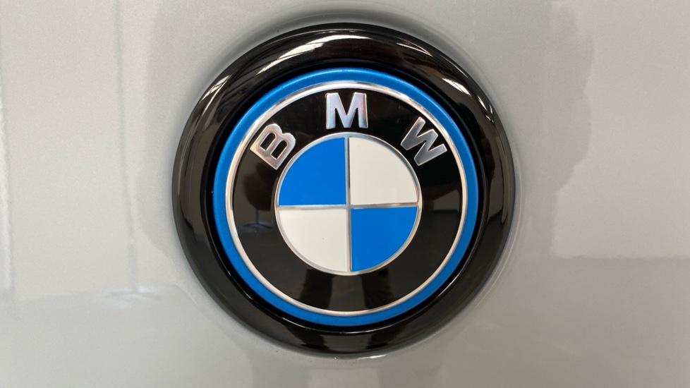 BMW iX2 150kW eDrive20 M Sport 65kWh 5dr Auto [Tech/Pro] Electric Hatchback - Image 74