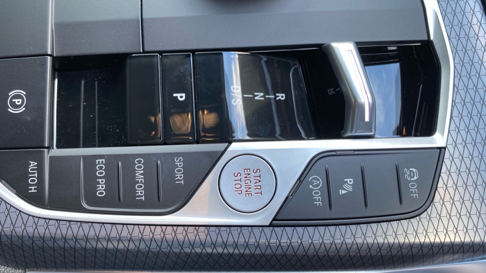BMW 4 Series 420i M Sport 5dr Step Auto [Pro Pack] Petrol Hatchback - Image 19
