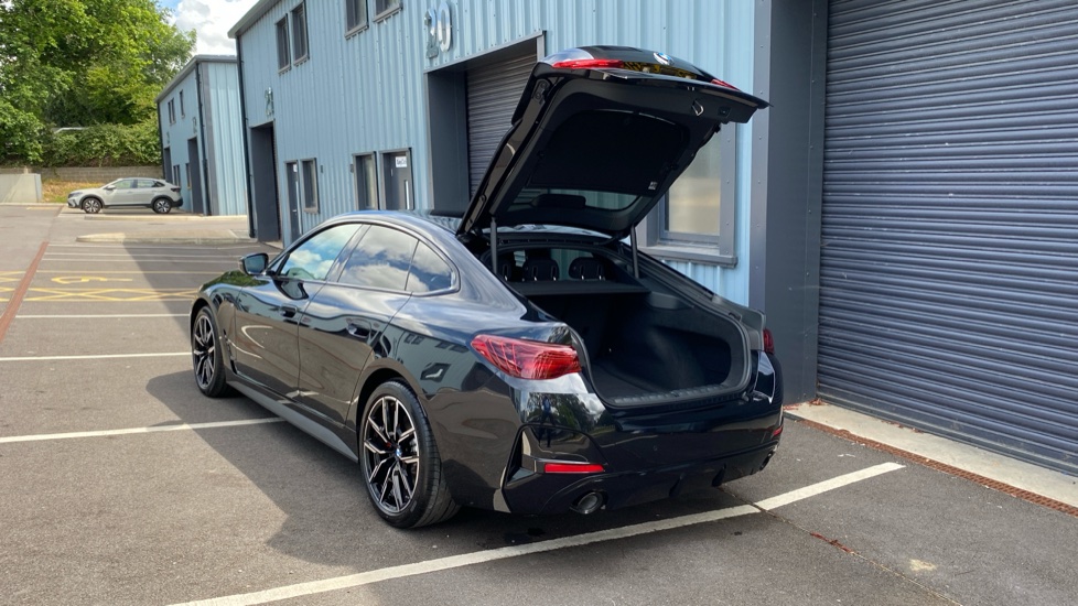 BMW 4 Series 420i M Sport 5dr Step Auto [Pro Pack] Petrol Hatchback - Image 32