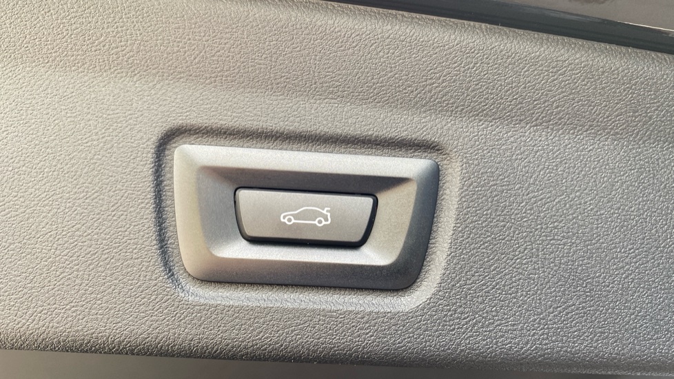 BMW 4 Series 420i M Sport 5dr Step Auto [Pro Pack] Petrol Hatchback - Image 33