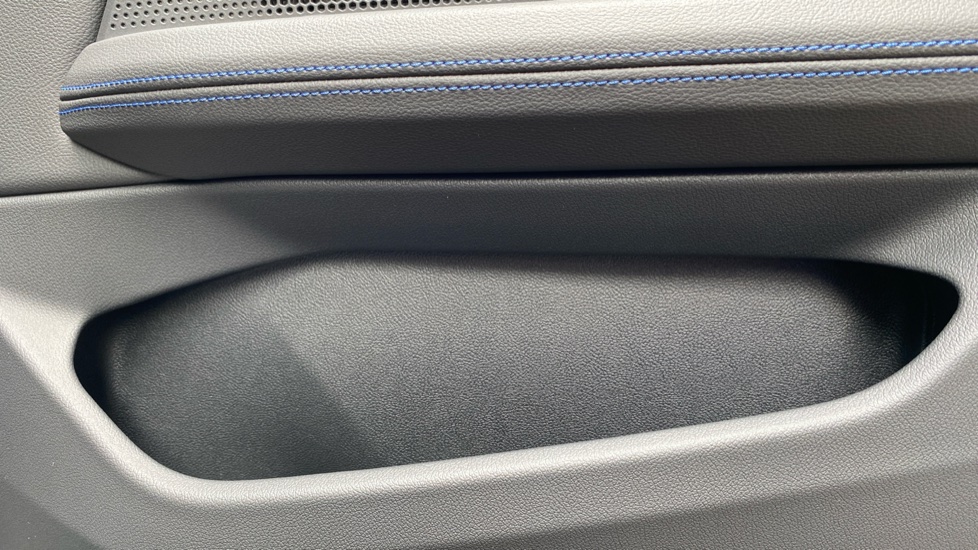 BMW 4 Series 420i M Sport 5dr Step Auto [Pro Pack] Petrol Hatchback - Image 37