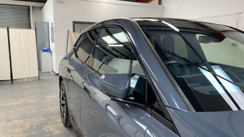 BMW iX 455kW M60 111.5kWh 5dr Auto Electric Estate - Image 26