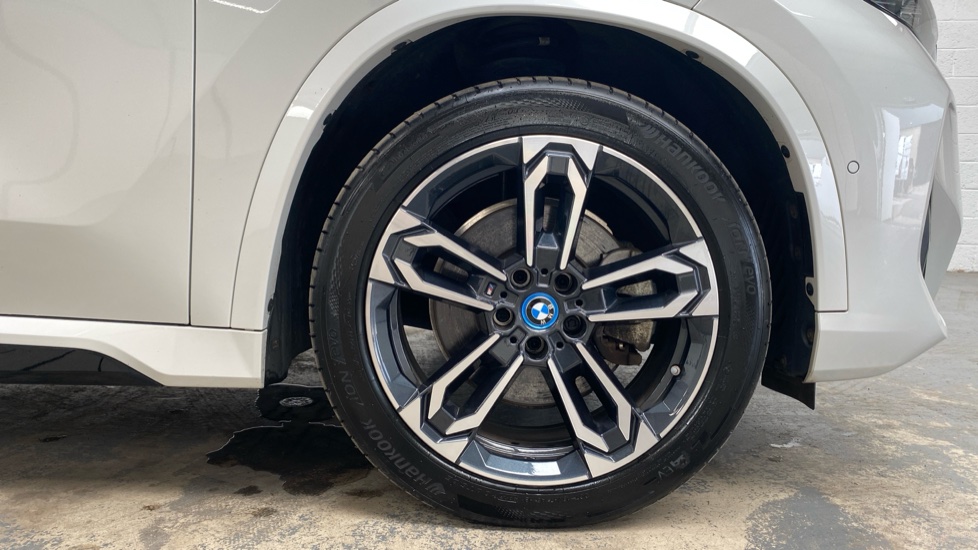 BMW iX1 230kW xDrive30 M Sport 65kWh 5dr Auto Electric Estate - Image 14