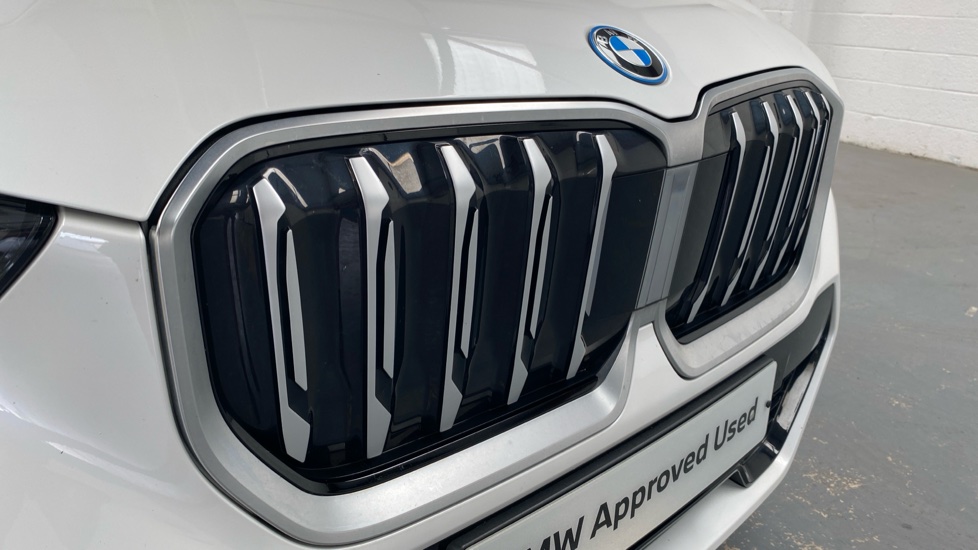 BMW iX1 230kW xDrive30 M Sport 65kWh 5dr Auto Electric Estate - Image 25