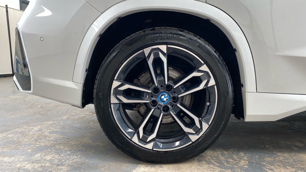 BMW iX1 230kW xDrive30 M Sport 65kWh 5dr Auto Electric Estate - Image 32