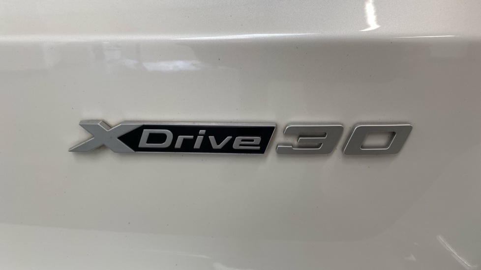 BMW iX1 230kW xDrive30 M Sport 65kWh 5dr Auto Electric Estate - Image 75