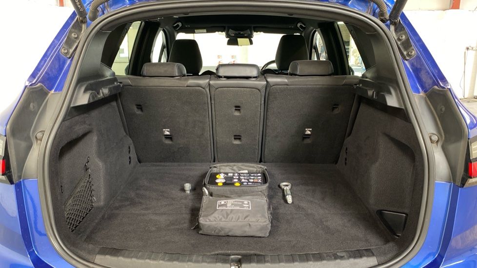 BMW 2 Series 220i MHT M Sport 5dr DCT Petrol Hatchback - Image 24
