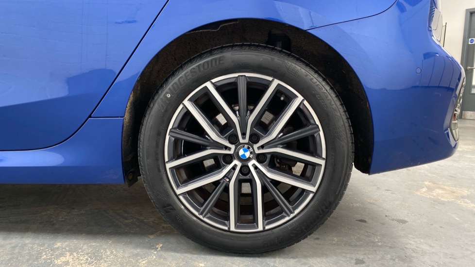 BMW 2 Series 220i MHT M Sport 5dr DCT Petrol Hatchback - Image 31