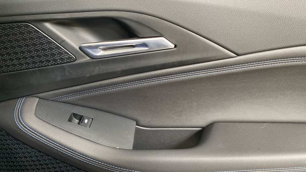 BMW 2 Series 220i MHT M Sport 5dr DCT Petrol Hatchback - Image 36