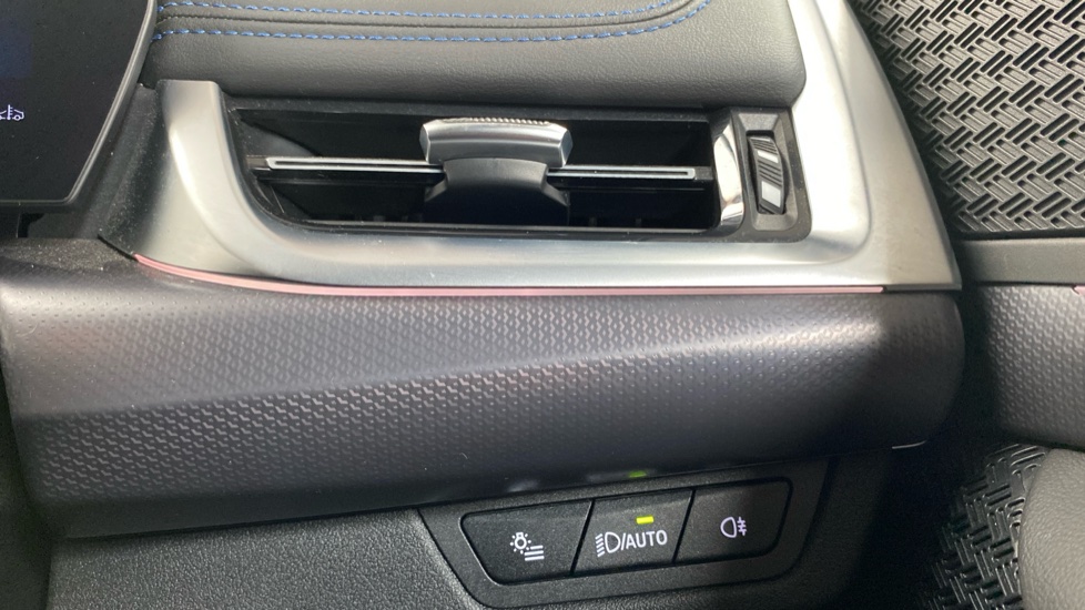 BMW 2 Series 220i MHT M Sport 5dr DCT Petrol Hatchback - Image 38